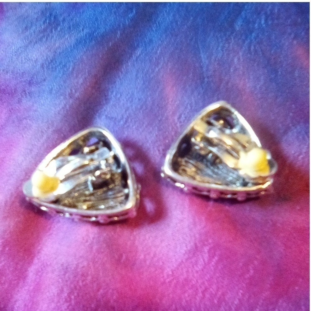 Silver Tone Triangle Shaped Clip On Earrings with Metallic Rhinestone Accents. - Picture 4 of 7